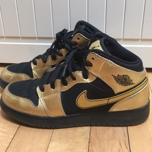 Jordan 1 mid black and gold shoes